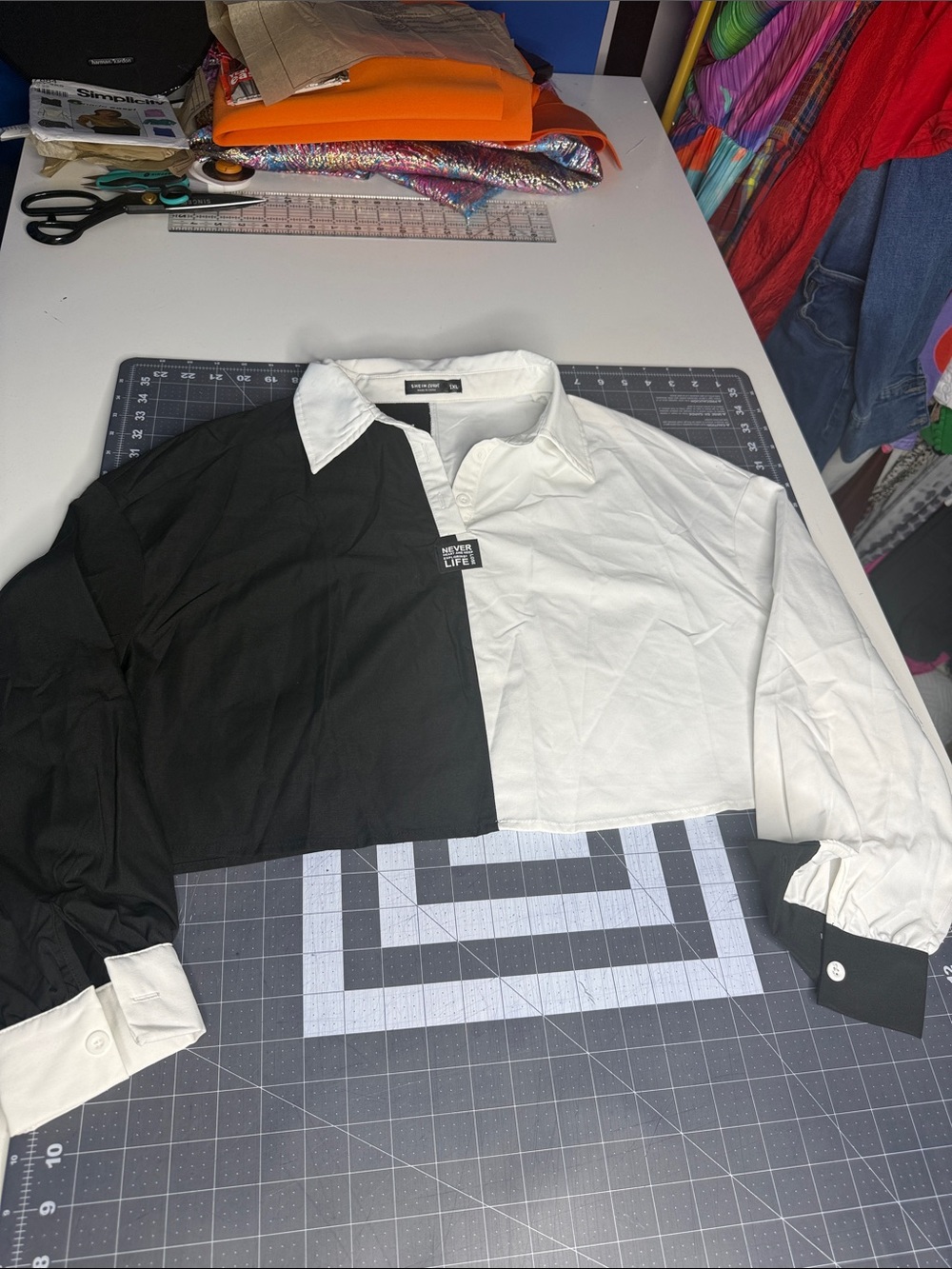 SHEIN Black and White Cropped Colorblock Button-Up Blouse